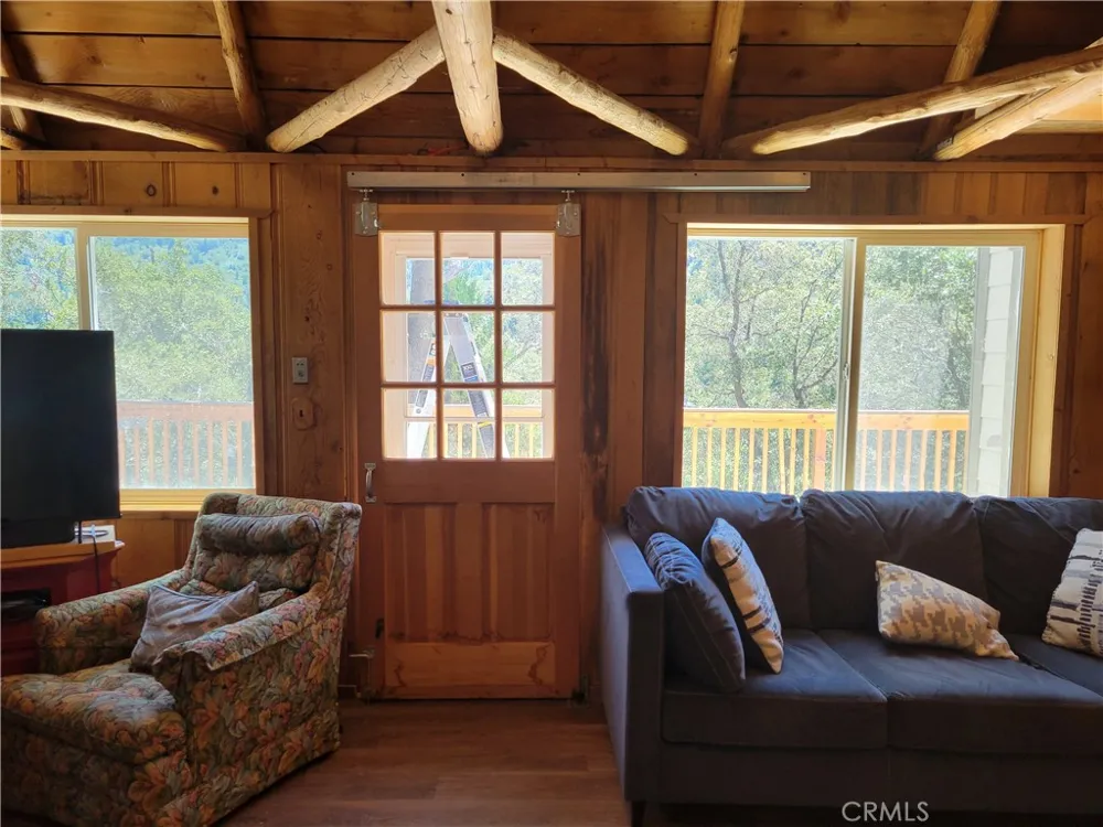 177 Craghill Cedar Glen, CA 92321