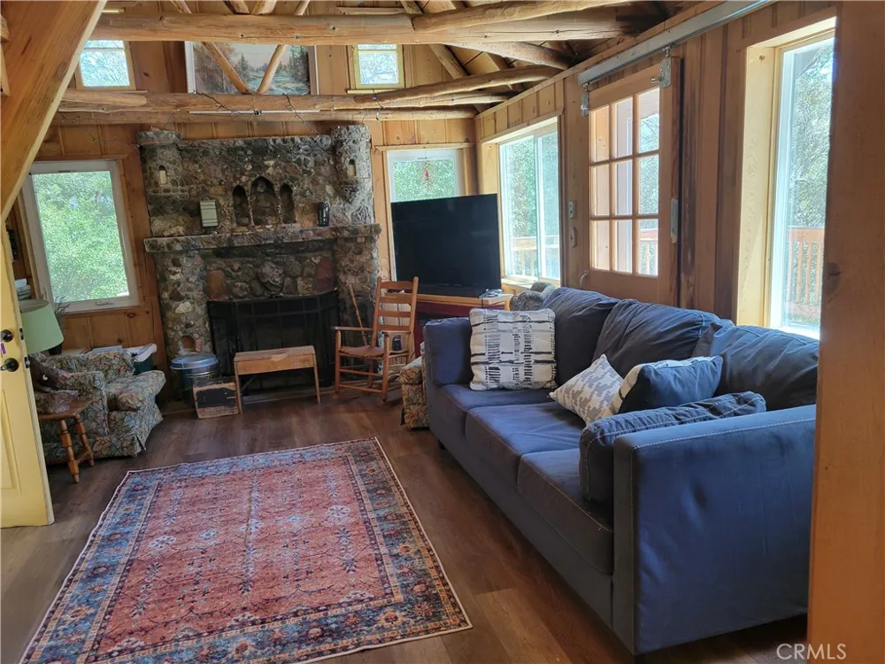 177 Craghill Cedar Glen, CA 92321