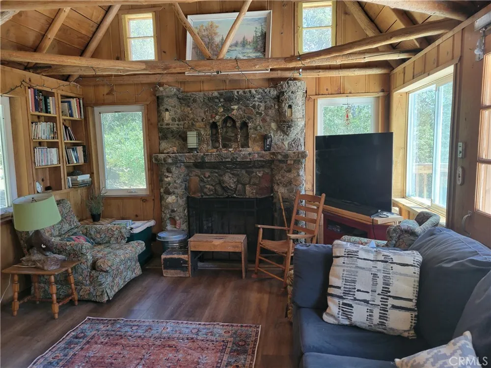 177 Craghill Cedar Glen, CA 92321