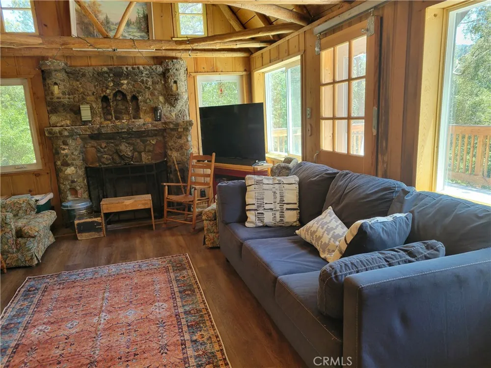 177 Craghill Cedar Glen, CA 92321