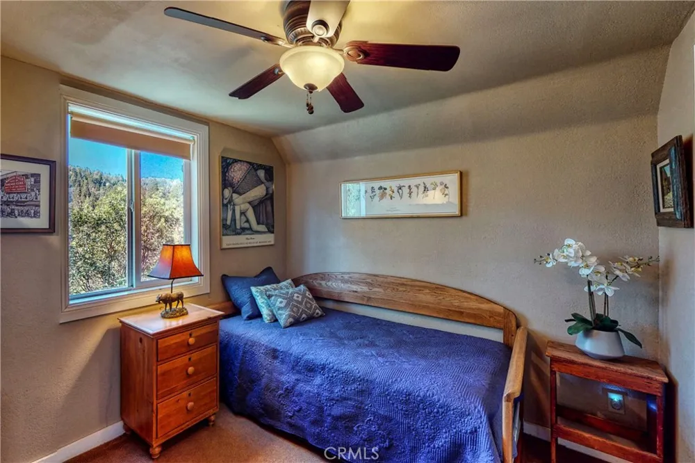 177 Craghill Cedar Glen, CA 92321