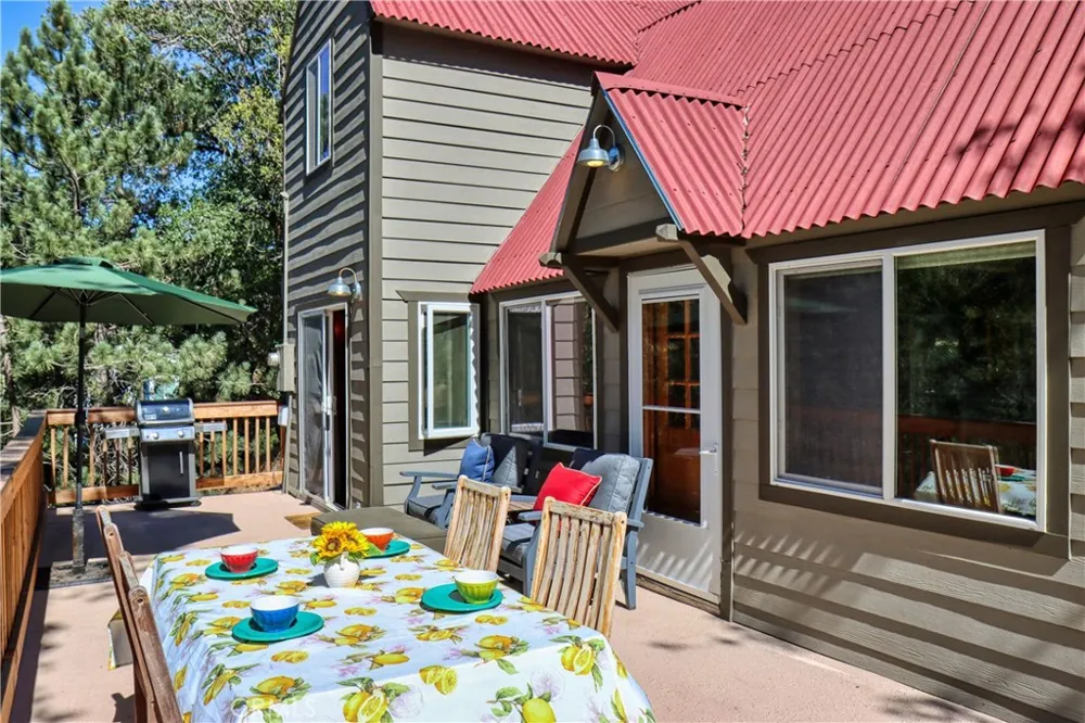 177 Craghill Cedar Glen, CA 92321