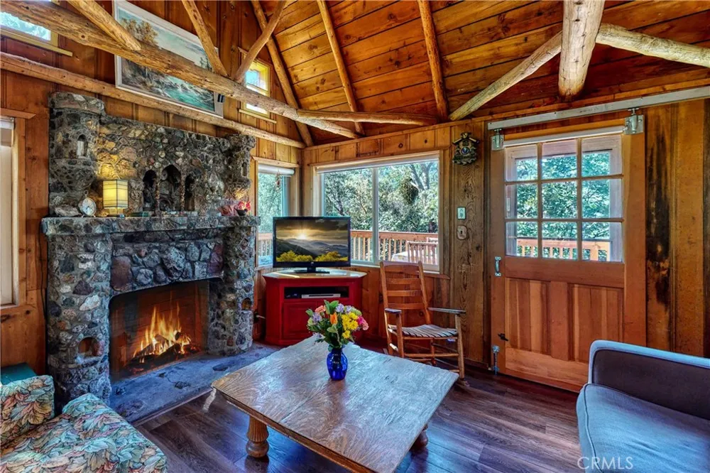 177 Craghill Cedar Glen, CA 92321