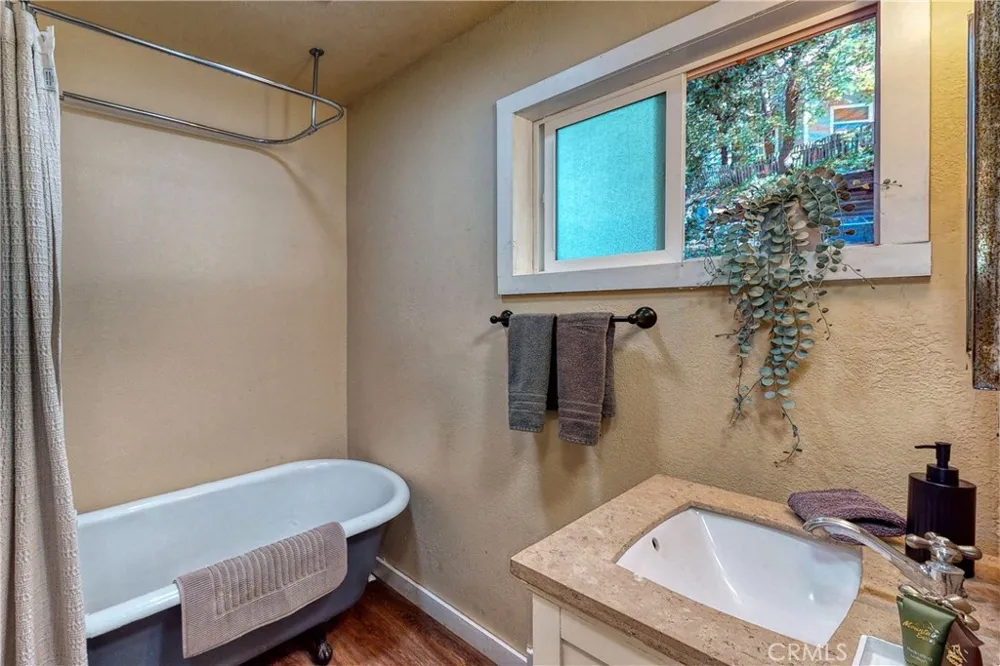 177 Craghill Cedar Glen, CA 92321