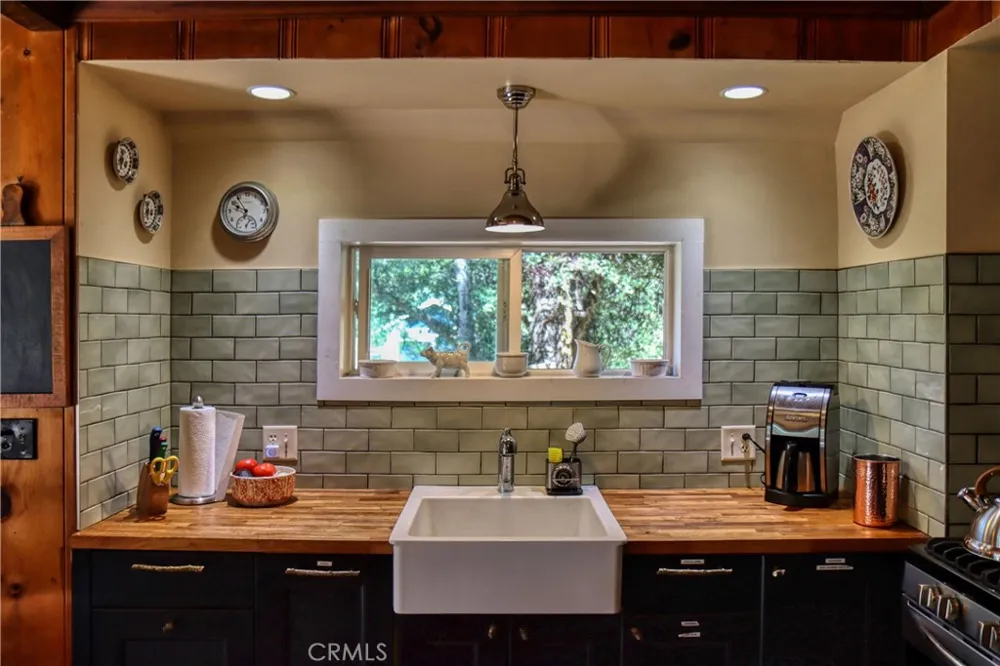 177 Craghill Cedar Glen, CA 92321