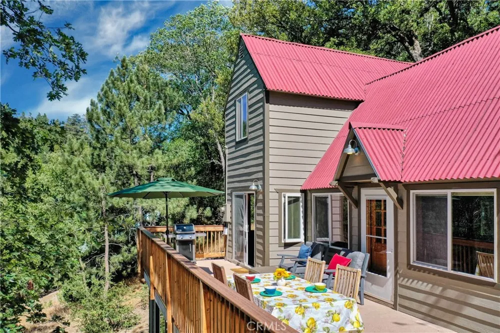 177 Craghill Cedar Glen, CA 92321