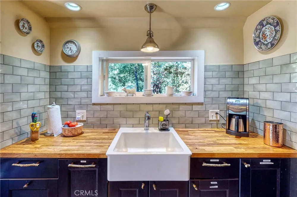 177 Craghill Cedar Glen, CA 92321