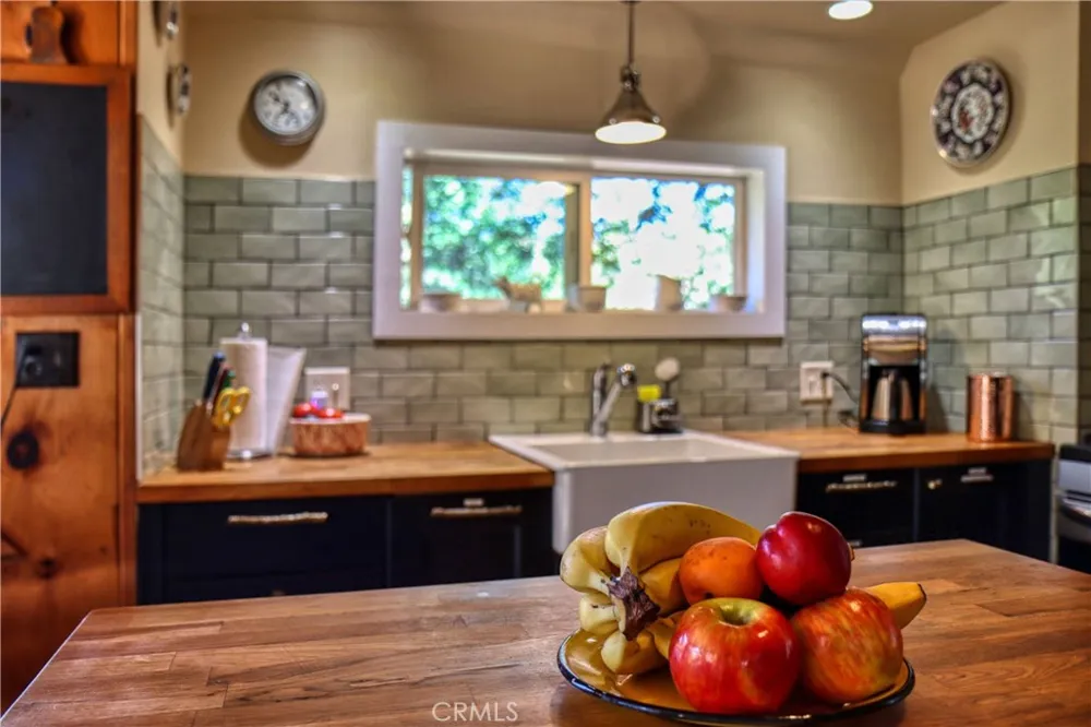 177 Craghill Cedar Glen, CA 92321