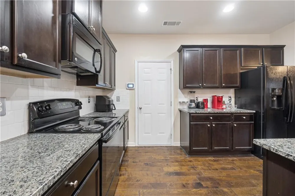 2889 Cooper Brook Drive Snellville, GA 30078