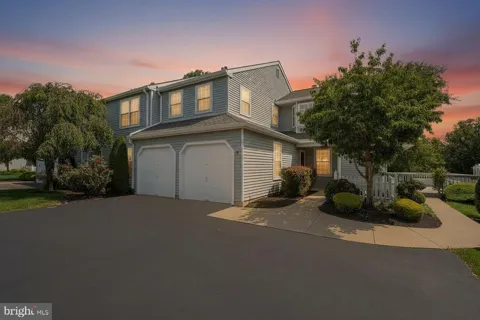 669 ROSE HOLLOW DRIVE