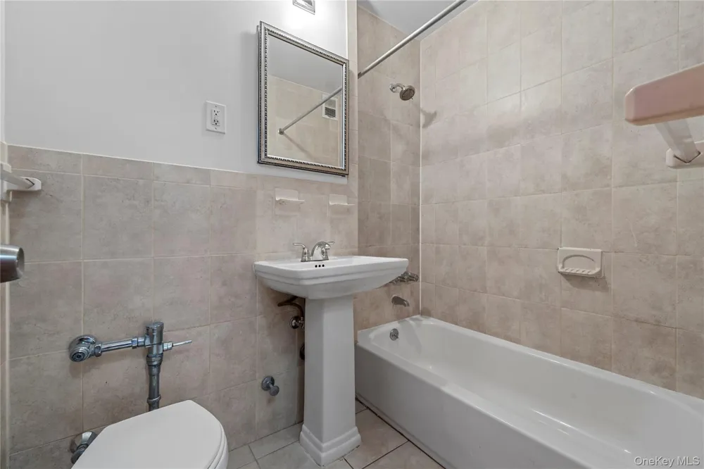 100-25 Queens Boulevard #4JJ Forest Hills, NY 11375