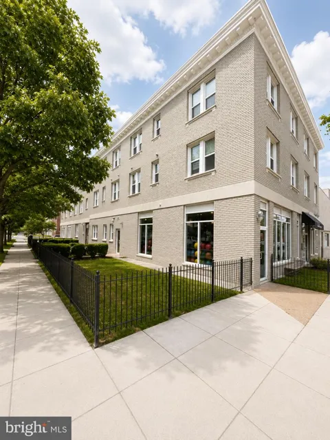 1352 LONGFELLOW STREET NW #206