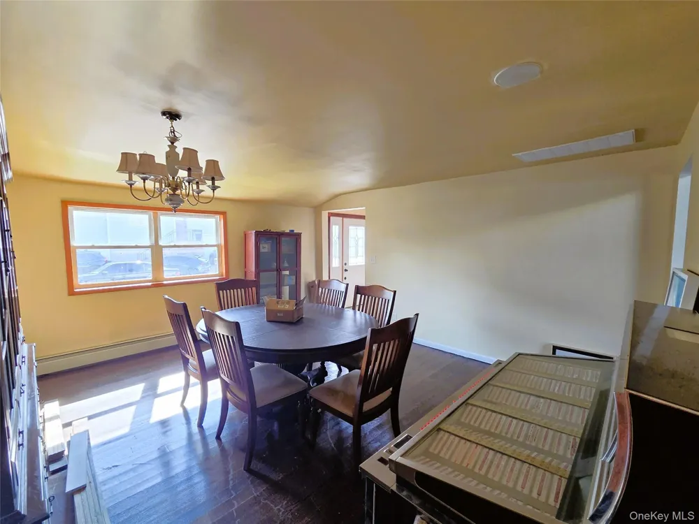 2706 Peconic Avenue Seaford, NY 11783