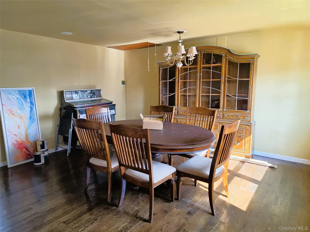 2706 Peconic Avenue Seaford, NY 11783