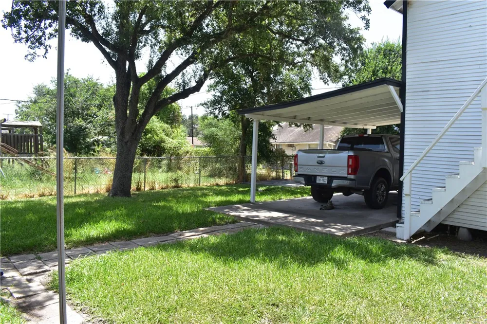 311 E. Kenedy Ave Kingsville, TX 78363