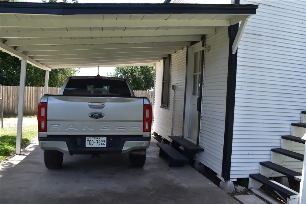 311 E. Kenedy Ave Kingsville, TX 78363