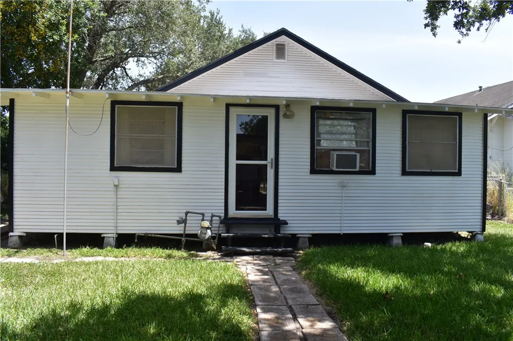 311 E. Kenedy Ave Kingsville, TX 78363