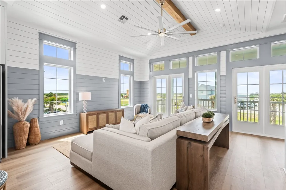 205 Horse Tail Lane Port Aransas, TX 78373
