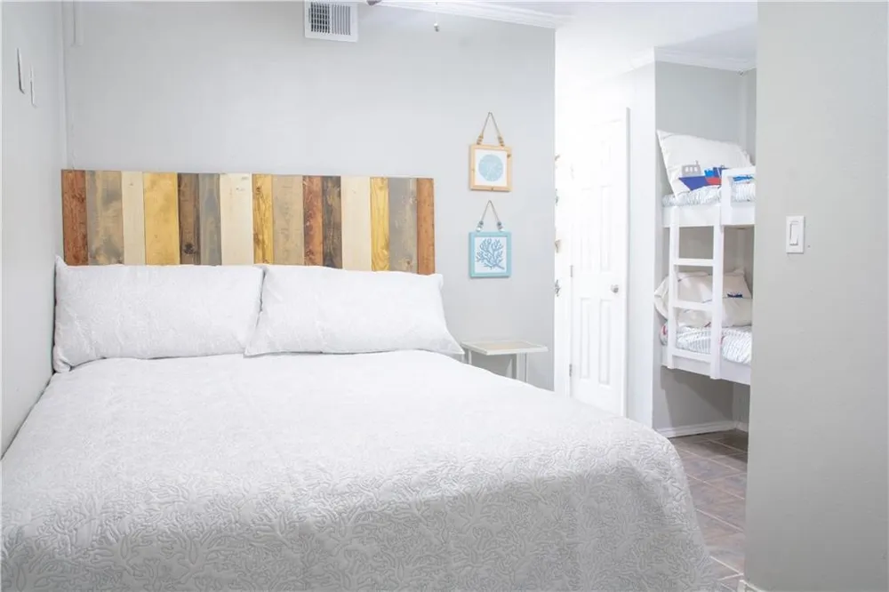 3938 Surfside Boulevard #1113 Corpus Christi, TX 78402