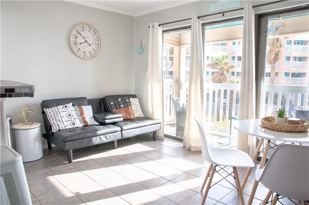3938 Surfside Boulevard #1113 Corpus Christi, TX 78402