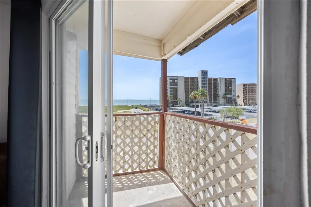 4301 Gulfbreeze Boulevard Corpus Christi, TX 78402