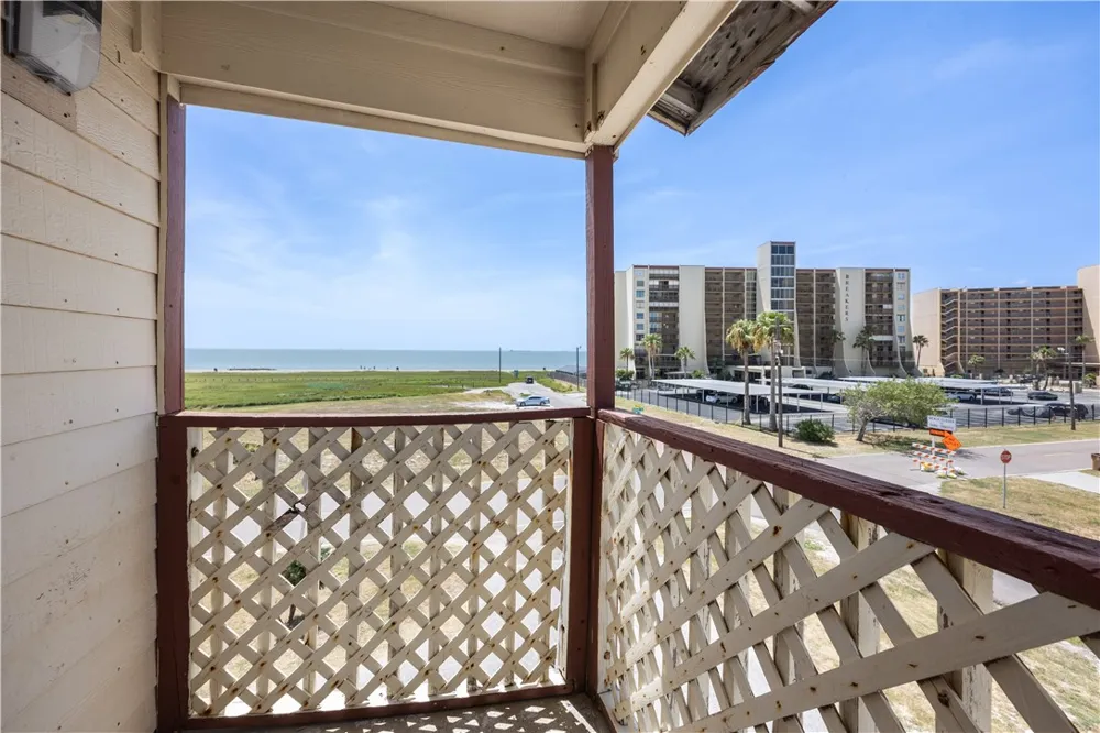 4301 Gulfbreeze Boulevard Corpus Christi, TX 78402