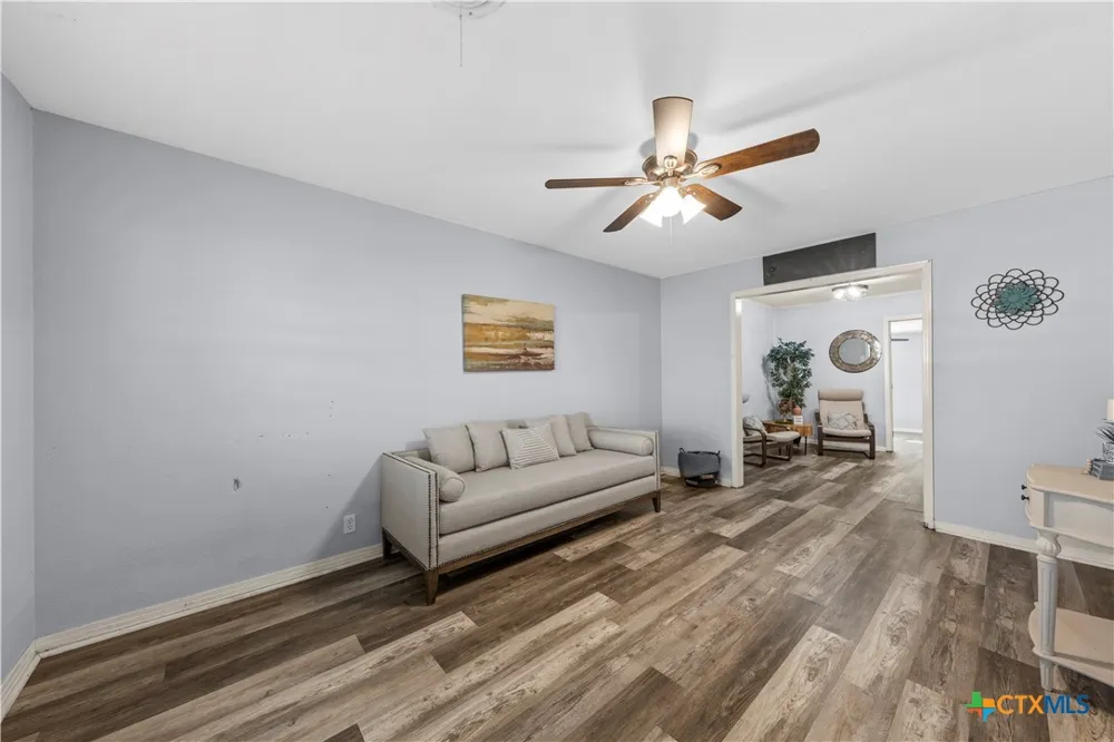 901 Main Street West, TX 76691