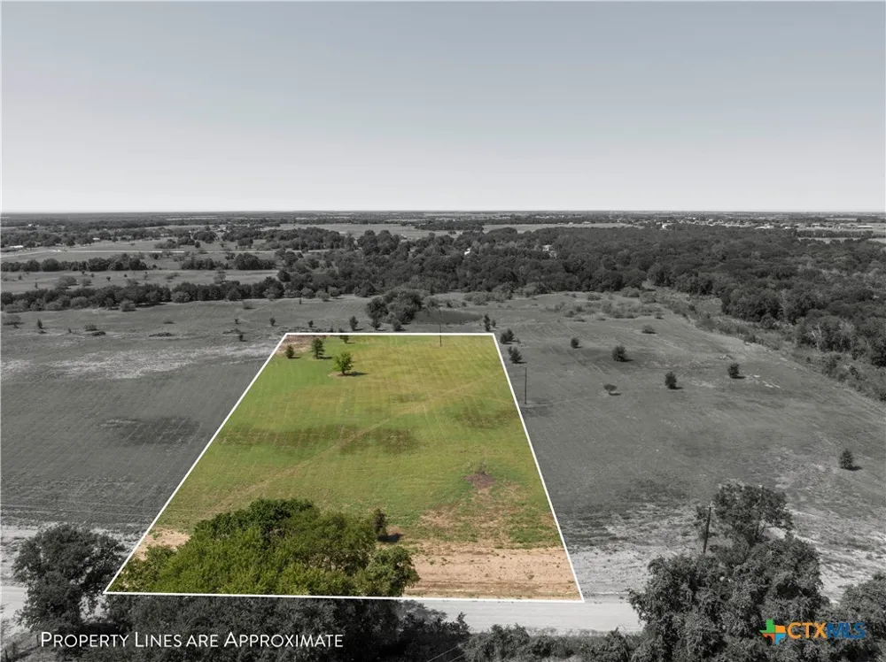 7 Buggtussle Lane West, TX 76691