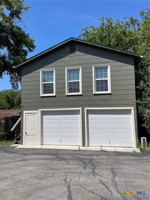 158 Chestnut Avenue