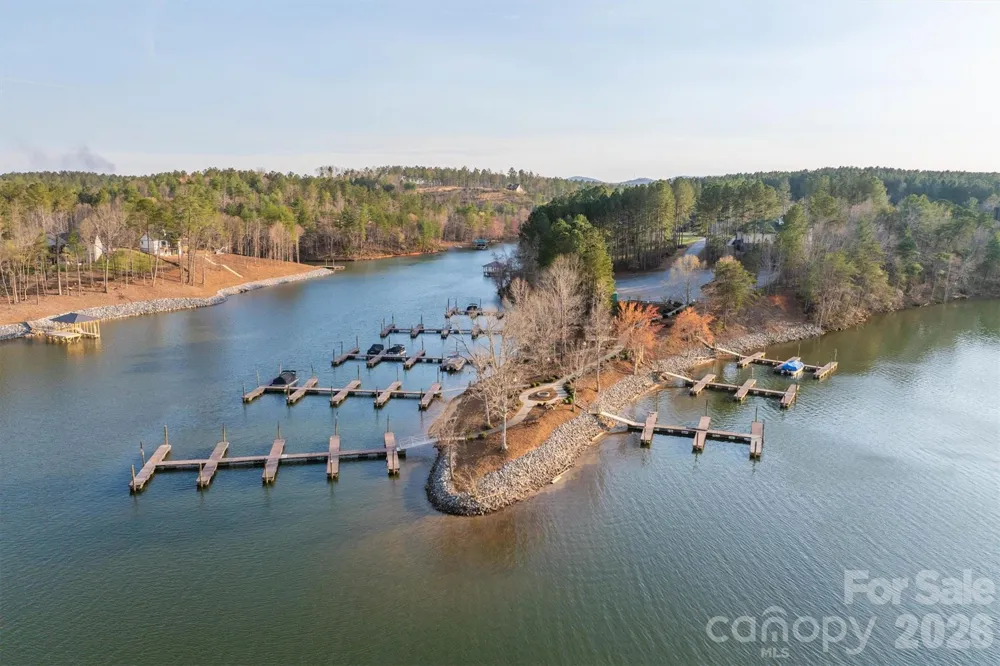 1036 W Paradise Harbor Drive Connelly Springs, NC 28612