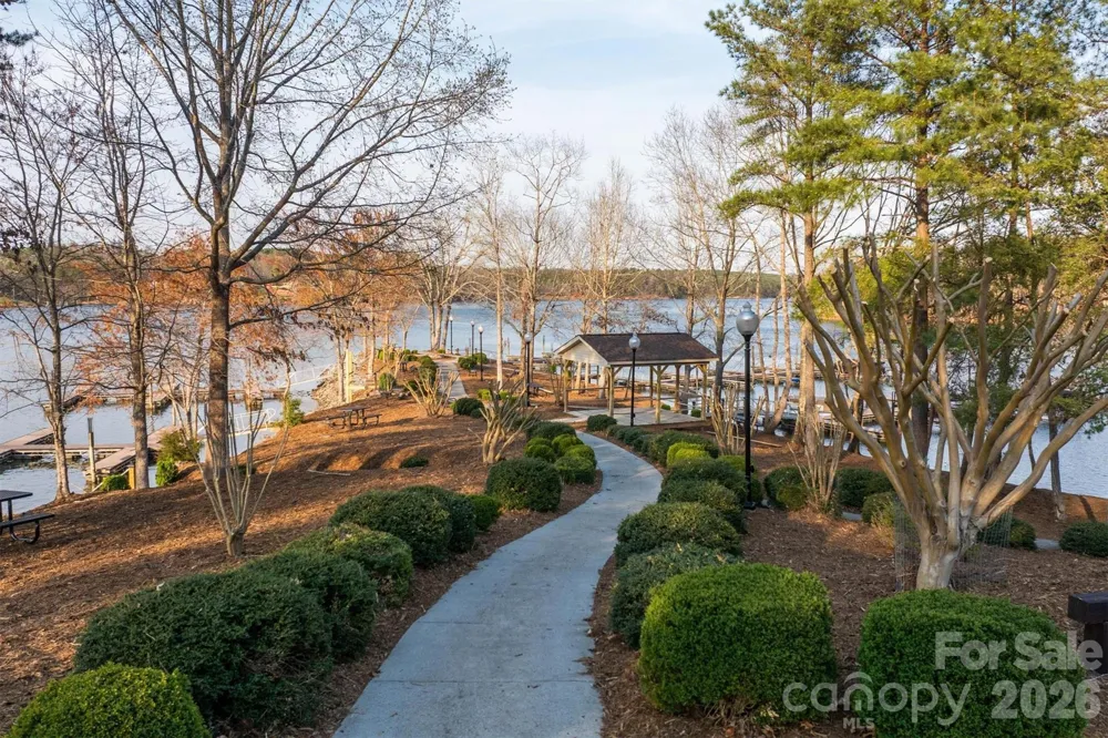 1036 W Paradise Harbor Drive Connelly Springs, NC 28612