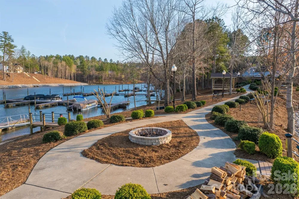 1036 W Paradise Harbor Drive Connelly Springs, NC 28612