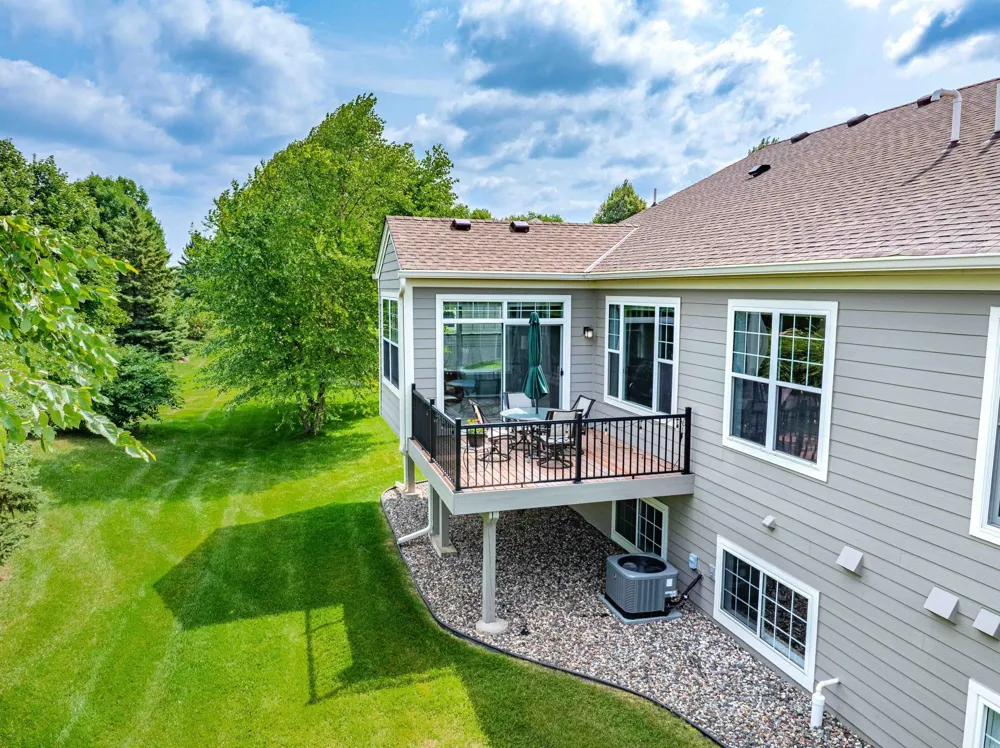 988 Daylily Drive Victoria, MN 55386