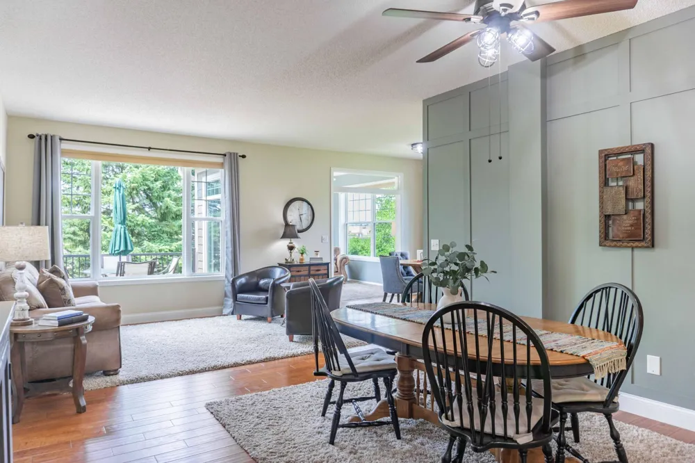 988 Daylily Drive Victoria, MN 55386