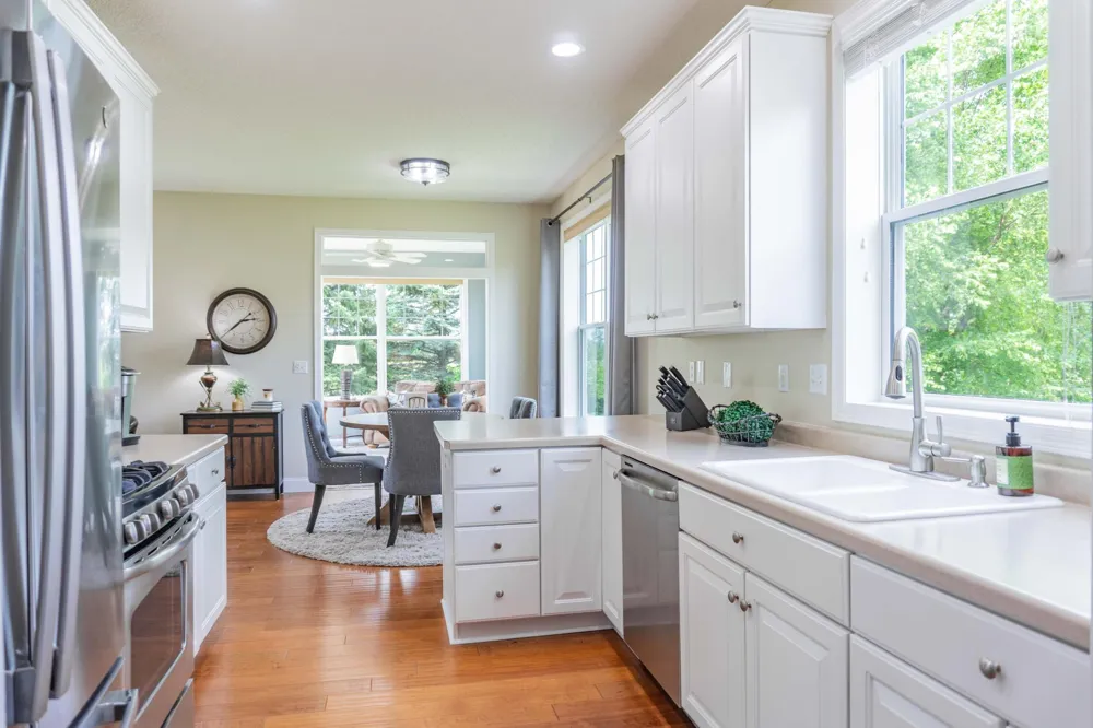 988 Daylily Drive Victoria, MN 55386