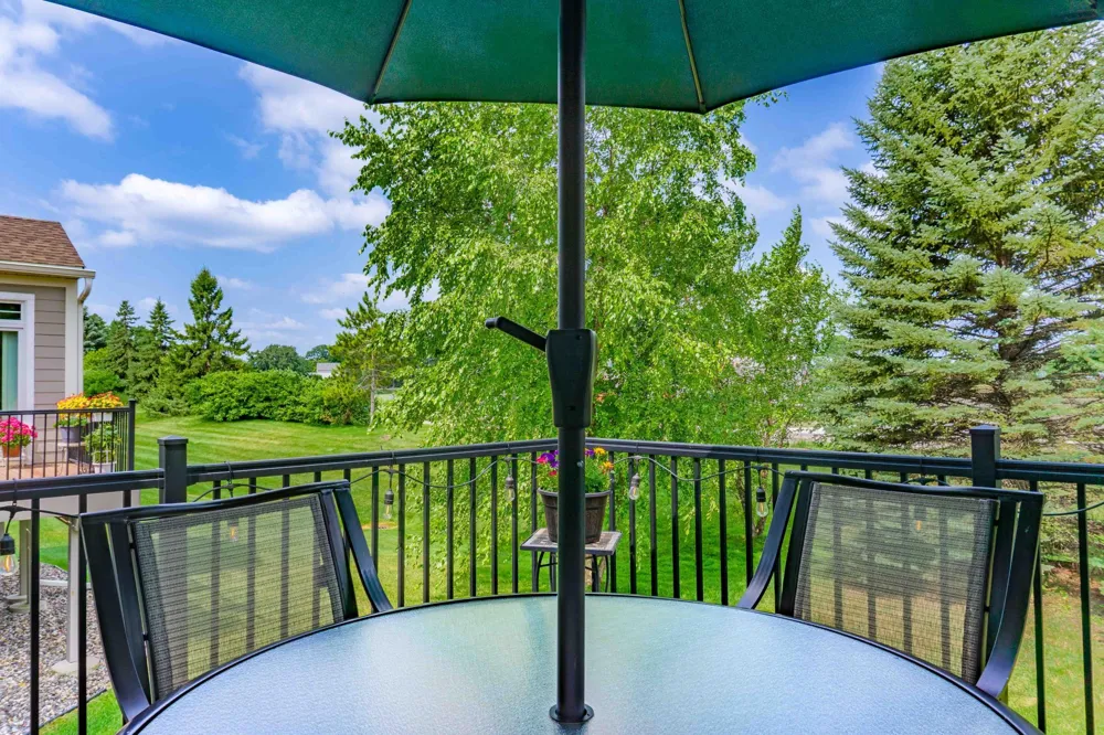 988 Daylily Drive Victoria, MN 55386