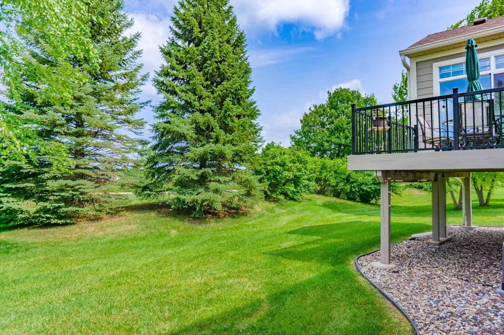 988 Daylily Drive Victoria, MN 55386