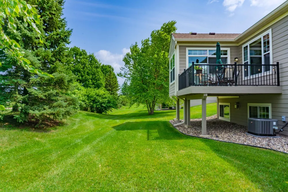 988 Daylily Drive Victoria, MN 55386