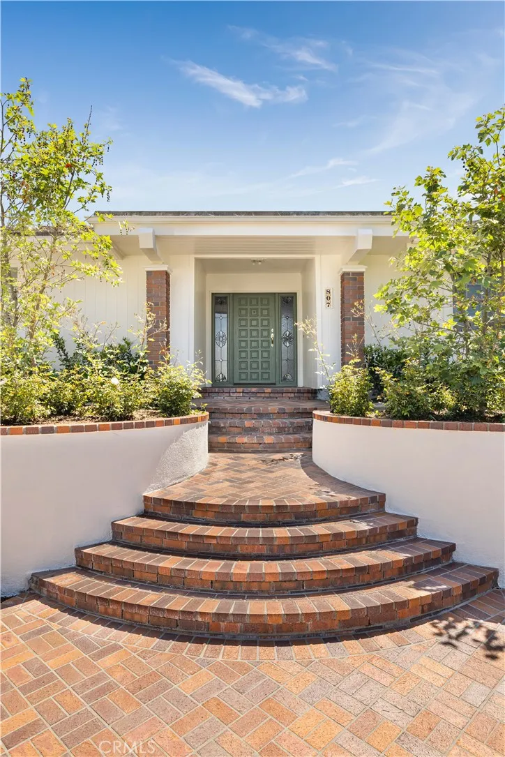 807 Aldebaran Circle Newport Beach, CA 92660