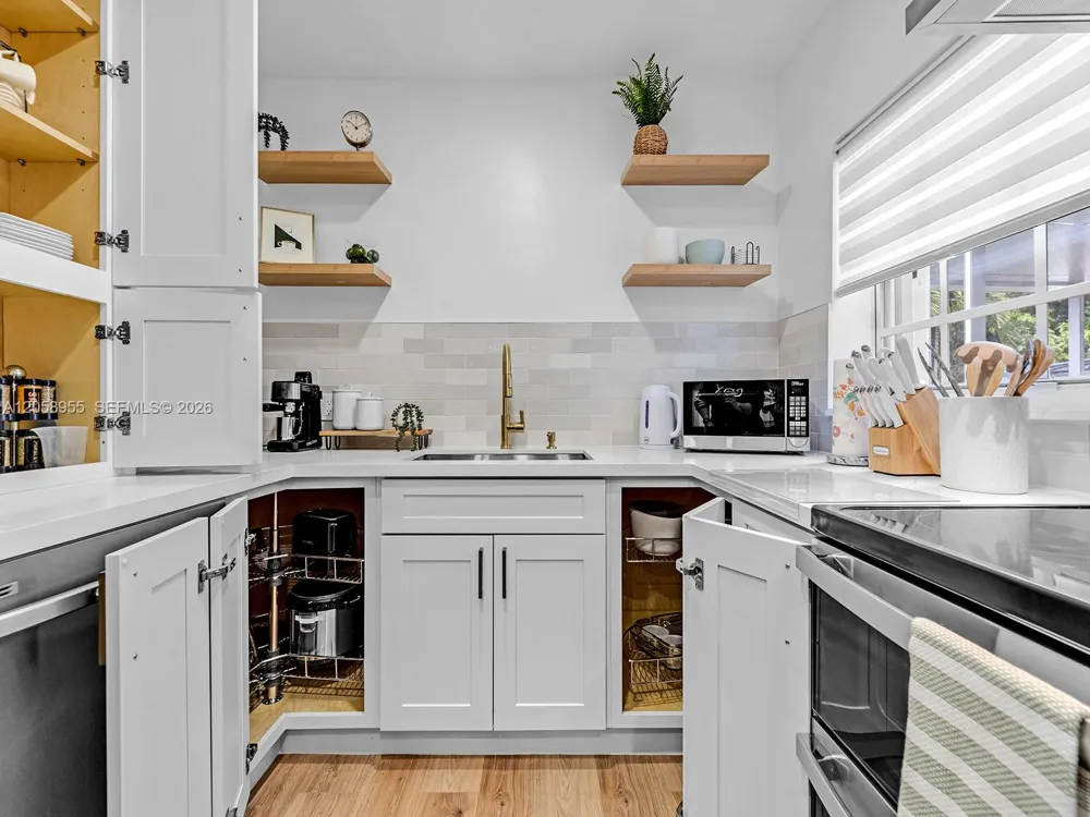 430 Forrest Dr Miami Springs, FL 33166