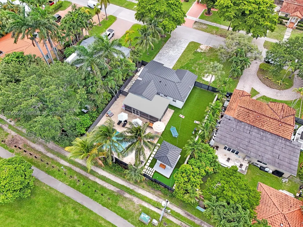 430 Forrest Dr Miami Springs, FL 33166