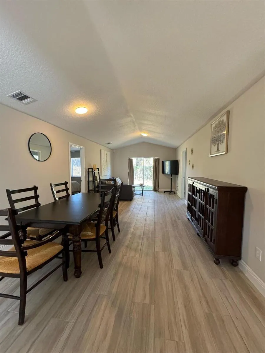 4020 E LOUISIANA AVENUE Tampa, FL 33610