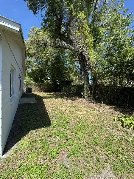 4020 E LOUISIANA AVENUE Tampa, FL 33610