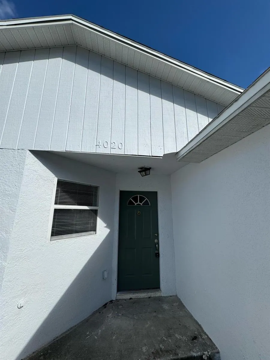 4020 E LOUISIANA AVENUE Tampa, FL 33610