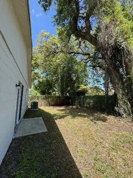4020 E LOUISIANA AVENUE Tampa, FL 33610