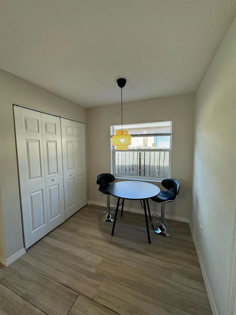 4020 E LOUISIANA AVENUE Tampa, FL 33610