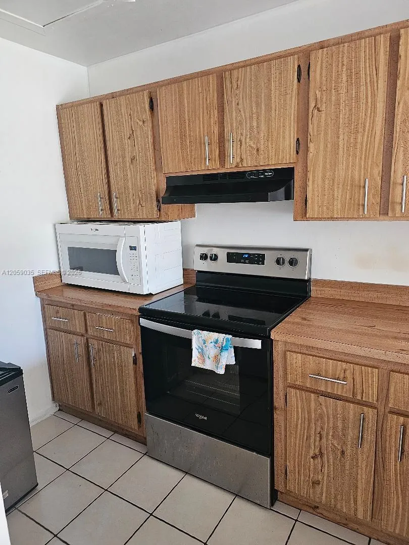 2505 W 67th Pl #22-27 Hialeah, FL 33016