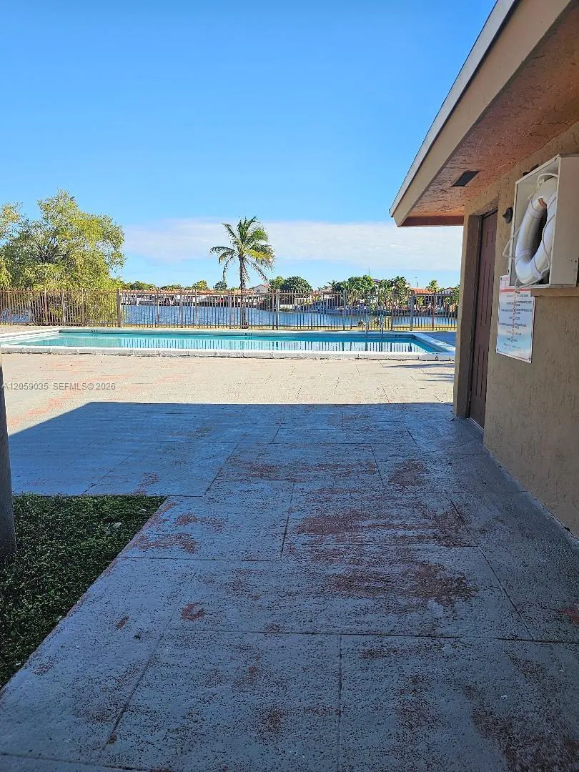 2505 W 67th Pl #22-27 Hialeah, FL 33016