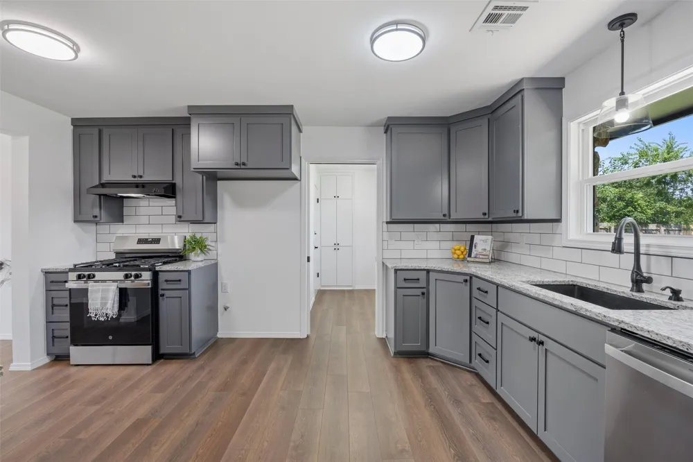 1032 Grandview Bartlesville, OK 74006