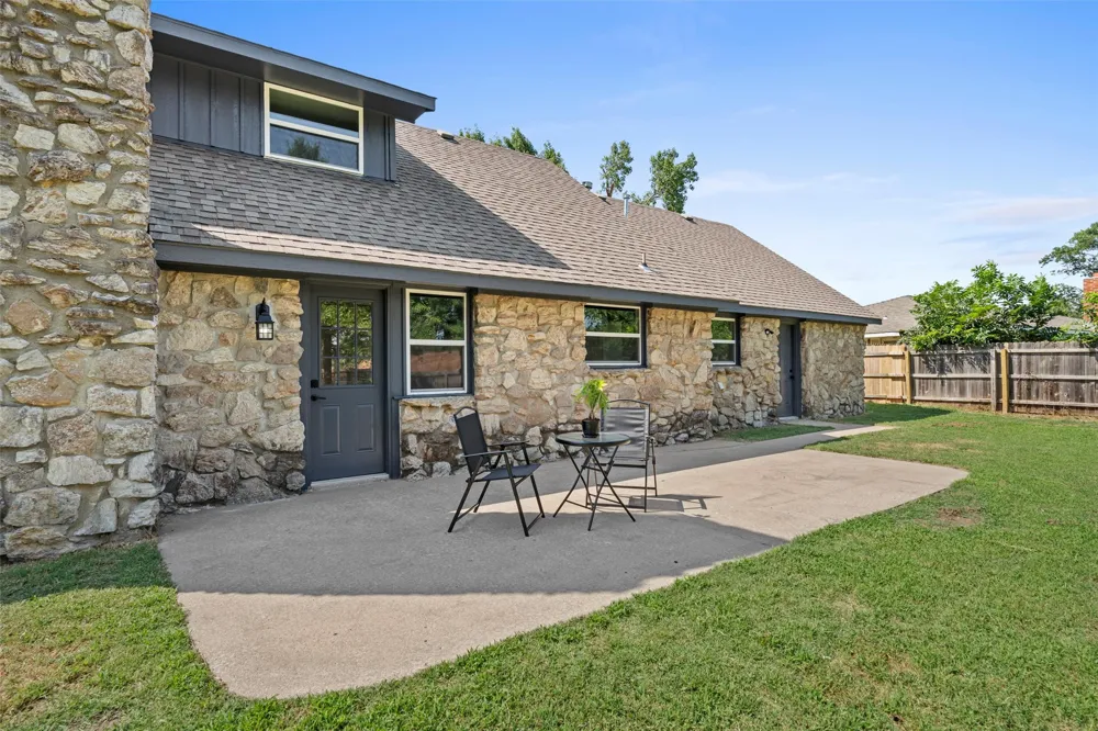 1032 Grandview Bartlesville, OK 74006
